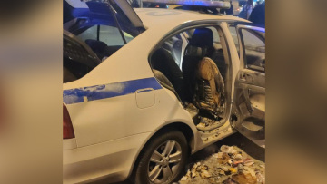 Μοναστηράκι: Άγνωστοι έκαψαν περιπολικό - Τραυματίστηκαν δύο αστυνομικοί (βίντεο + φωτό)