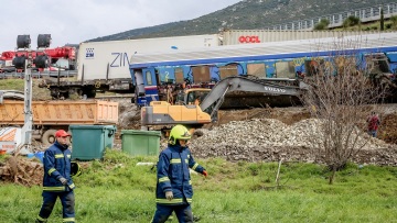 Σύγκρουση τρένων: Κοινό πόρισμα των ιατροδικαστών για τα θύματα της τραγωδίας στα Τέμπη