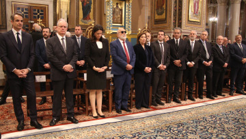 Σύγκρουση τρένων στη Λάρισα: Μνημόσυνο για τα θύματα των Τεμπών - Στη Μητρόπολη Αθηνών Σακελλαροπούλου και Μητσοτάκης