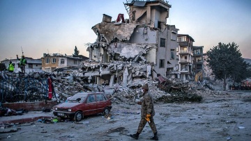 Σεισμός στην Τουρκία: Βοήθεια 7 δισ. ευρώ υποσχέθηκαν διεθνείς δωρητές σε Τουρκία και Συρία