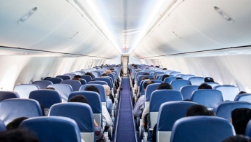 Συνέλαβαν επιβάτιδα που κάπνιζε στις τουαλέτες πτήσης από Λονδίνο σε Θεσσαλονίκη