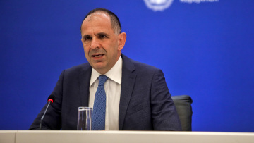 Γεραπετρίτης: Επιστολές σε Βουλή και αρχηγούς κομμάτων για ενημέρωση σχετικά με την τραγωδία των Τεμπών