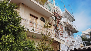 «Ακούσαμε το παιδί να φωνάζει βοήθεια», λέει γείτονας για τον 7χρονο στο Νέο Ψυχικό