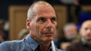 Γιάνης Βαρουφάκης: Συνελήφθη 17χρονος αναρχικός για την επίθεση στα Εξάρχεια