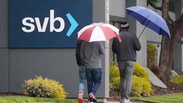 Βρετανία: Προθεσμία 24 ωρών στις τράπεζες για τη διάσωση του παραρτήματος της Silicon Valley Bank