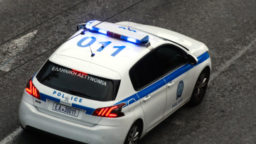 Ακαδημία Πλάτωνος: Συνελήφθη 59χρονος που φωτογράφιζε ανήλικα κορίτσια - Τον «έπιασε» ο πατέρας των παιδιών