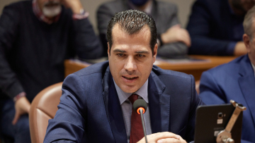 Τέμπη - Πλεύρης: Αισθάνθηκα ντροπή προς τους γονείς των θυμάτων, όταν πήγα στα νοσοκομεία της Λάρισας