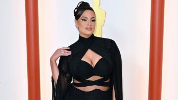 Άσλεϊ Γκράχαμ: Το γυμνό της στιγμιότυπο κατά την προετοιμασία της για τα Όσκαρ