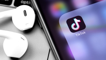 Διαγράψτε το ΤikTok από τα κινητά σας, λέει και το BBC στο προσωπικό του