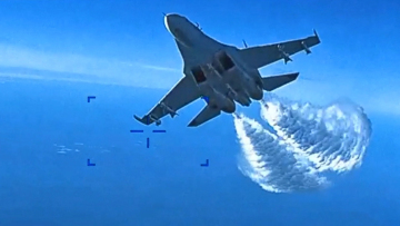 ΗΠΑ: Η στιγμή που το ρωσικό μαχητικό χτυπάει το αμερικανικό drone 