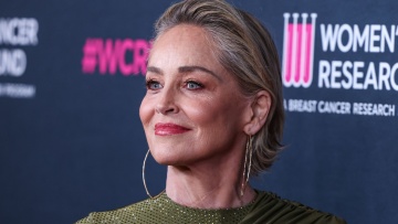 Σάρον Στόουν: «Πήγα στο νοσοκομείο και είπα αν είναι καρκίνος, πάρτε και τα δύο μου στήθη»