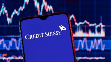 Financial Times: Η UBS συζητά την εξαγορά της Credit Suisse