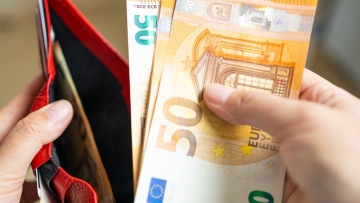 Δώρο Πάσχα 2025: Μέχρι πότε πρέπει να γίνει η πληρωμή - Τι γίνεται αν δεν καταβληθεί