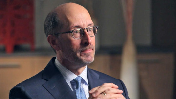 Τίμοθι Μαγιόπουλος: Ο δικηγόρος που «σώζει» χρεοκοπημένους κολοσσούς