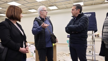 Λάρισα: Στέλεχος του ΣΥΡΙΖΑ και συνταξιούχος από το 2010 ο σταθμάρχης-«ξεναγός» του Τσίπρα στο κέντρο τηλεδιοίκησης