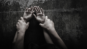 Έπαιρναν 14χρονη από ίδρυμα στην Αθήνα και την εξέδιδαν - Τρεις συλλήψεις