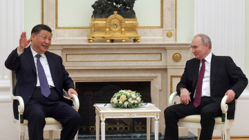 Ειρήνη και… φυσίγγια ενώνουν τους «αγαπητούς φίλους» Σι και Πούτιν