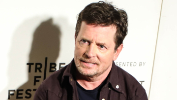 Μάικλ Τζ. Φοξ: Ο πρωταγωνιστής του «Επιστροφή στο Μέλλον» δείχνει τη ζωή του με Πάρκινσον στο νέο ντοκιμαντέρ «Still»