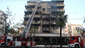 Νέα Σμύρνη: Ένας τραυματίας από φωτιά σε εστιατόριο - Καταγγελίες για εμπρησμό