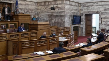 Τραγωδία στα Τέμπη: Ψηφίζουν τα μέτρα στήριξης ΣΥΡΙΖΑ, ΠΑΣΟΚ και Ελ. Λύση