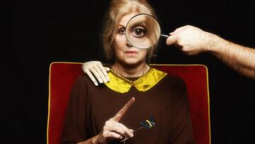 Θεατρική παράσταση: Η ενήλικη «Αλίκη στη χώρα των θαυμάτων» διηγείται τις ιστορίες της στο Bios