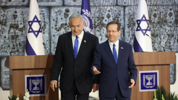 Ο πρόεδρος του Ισραήλ επέστρεψε στον Νετανιάχου τον φάκελο για την απονομή χάριτος, ζήτησε συμπληρωματικά στοιχεία