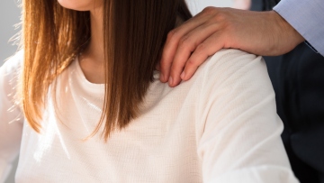 Επιθεώρηση Εργασίας: Διευθυντές ή εργοδότες 6 στους 10 καταγγελλόμενους για βία και παρενόχληση