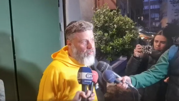 Νιώθουμε ασφαλείς, ερχόμαστε εδώ κάθε μέρα - Τι δηλώνει Εβραίος που επισκέπτεται τη συναγωγή στου Ψυρρή