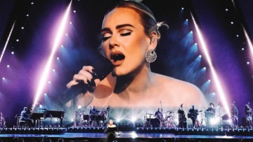 Adele: «Ήπια τέσσερα μπουκάλια κρασί στις 11 το πρωί κατά τη διάρκεια της καραντίνας»