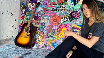 Κριστιάννα Μπέτα: Η κόρη της Νατάσας Θεοδωρίδου παρουσιάζει έκθεση με έργα της στο φουαγιέ του Παλλάς