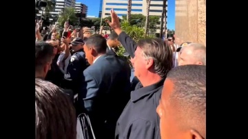 Βραζιλία: Επέστρεψε μετά από τρεις μήνες ο Μπολσονάρο - «Δεν θα ηγηθώ της αντιπολίτευσης»