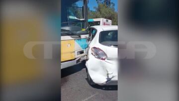 Τροχαίο στη λεωφόρο Συγγρού - Αστικό λεωφορείο συγκρούστηκε με δύο ΙΧ