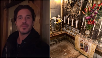 Νίκος Οικονομόπουλος: Στον Πανάγιο Τάφο στα Ιεροσόλυμα ο τραγουδιστής - Δείτε βίντεο 