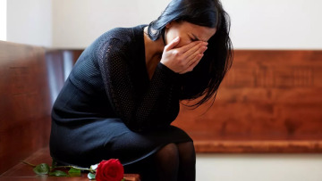 Πένθος: Αυξάνει τον κίνδυνο καρδιακών παθήσεων και εγκεφαλικού επεισοδίου
