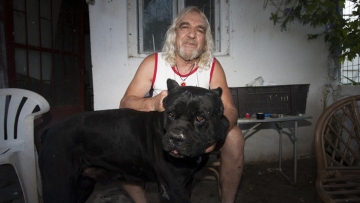 Χαλκιδική: «Μου ζήτησε 2.000 ευρώ, δεν τα έδωσα και είπε ότι τη βίασα» λέει ο «ξανθός μάγος» για τη 16χρονη βαπτιστήρα του