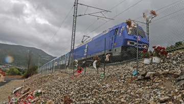 Τραγωδία στα Τέμπη: Βγήκε από τη ΜΕΘ η 20χρονη Μυρσίνη μετά από 45 μέρες 