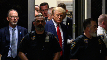 Ντόναλντ Τραμπ: Δήλωσε «not guilty» για 34 κατηγορίες στο δικαστήριο του Μανχάταν