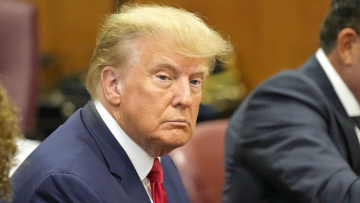 Ο Τραμπ δηλώνει «αθώος» και μιλά για πολιτικό δάκτυλο στις προεδρικές εκλογές του 2024