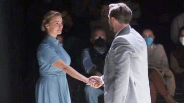 Μπουρδούμης: Η αμήχανη στιγμή με τη Δροσάκη στο θέατρο τη στιγμή της υπόκλισης 