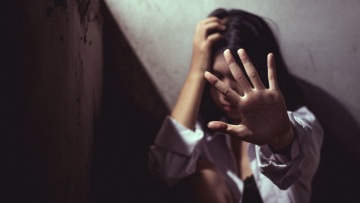 Κολωνάκι: Καταγγελία ανήλικης πως της έδωσαν σφηνάκι με ναρκωτική ουσία και τη βίασαν