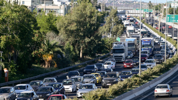 Κίνηση στους δρόμους: Ταλαιπωρία στον Κηφισό - Πού αλλού δυσκολεύονται οι οδηγοί