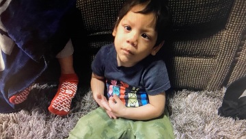 Μητέρα πούλησε το παιδί της μέσα σε σούπερ μάρκετ στο Τέξας: «Ήταν δαιμονισμένο»