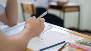 PISA: Σήμερα οι εξετάσεις - Συμμετέχουν 12.000 μαθητές από 660 σχολεία σε όλη την Ελλάδα