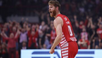 Ολυμπιακός για Γουόκαπ: «Ένας σπουδαίος άνθρωπος και αθλητής στη διάθεση της γαλανόλευκης»