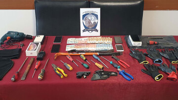 Θεσσαλονίκη: Συνελήφθησαν πέντε μέλη σπείρας που ρήμαζαν καταστήματα με «ριφιφί»