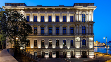 ΗΠΑ: Aνακοίνωσαν κυρώσεις στην αναπτυξιακή τράπεζα της άλλοτε ΕΣΣΔ με έδρα τη Βουδαπέστη