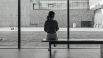 «Είμαι 33 ετών, χωρίς σχέση και φοβάμαι ότι δεν θα βρω ποτέ την αληθινή αγάπη»