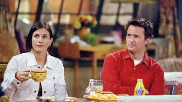 Τι γίνεται όταν κάποιος δεν έχει φίλους; Πρέπει να νιώθει άσχημα ή είναι εξ ορισμού δυστυχισμένος;