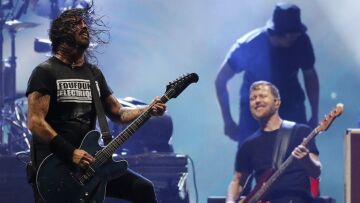 Foo Fighters: Κυκλοφορούν νέο τραγούδι έναν χρόνο μετά τον θάνατο του Τέιλορ Χόκινς