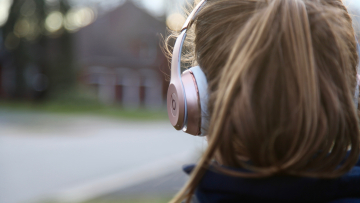 Πάτρα: 17χρονες πιάστηκαν στα χέρια σε πλατεία - Στο νοσοκομείο η μία